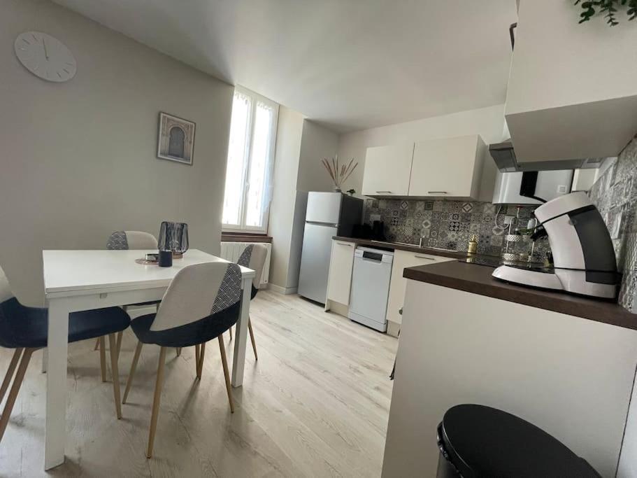 Apartamento T2 Refait A Neuf Sur Le Theme Oriental Rodez Exterior foto